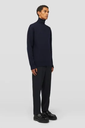 Maglione leggero in lana a collo alto