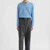 Maglione leggero in lana con scollo a V