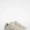 Moon Sneaker