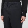 Pantaloni affusolati in gabardine di lana leggera