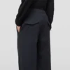Pantaloni affusolati in gabardine di lana leggera