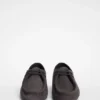 Scarpa con cappuccio e lacci