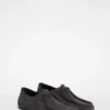 Scarpa con cappuccio e lacci