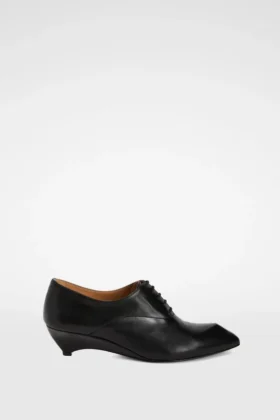 Scarpa stringata