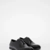 Scarpa stringata