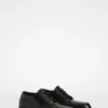 Scarpa stringata