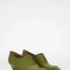 Scarpa stringata