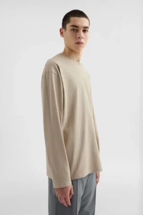 T-shirt leggera in cotone con collo rotondo