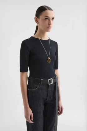 Top fluido in viscosa con collo rotondo
