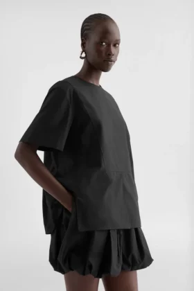 Top leggero in cotone con collo a giro